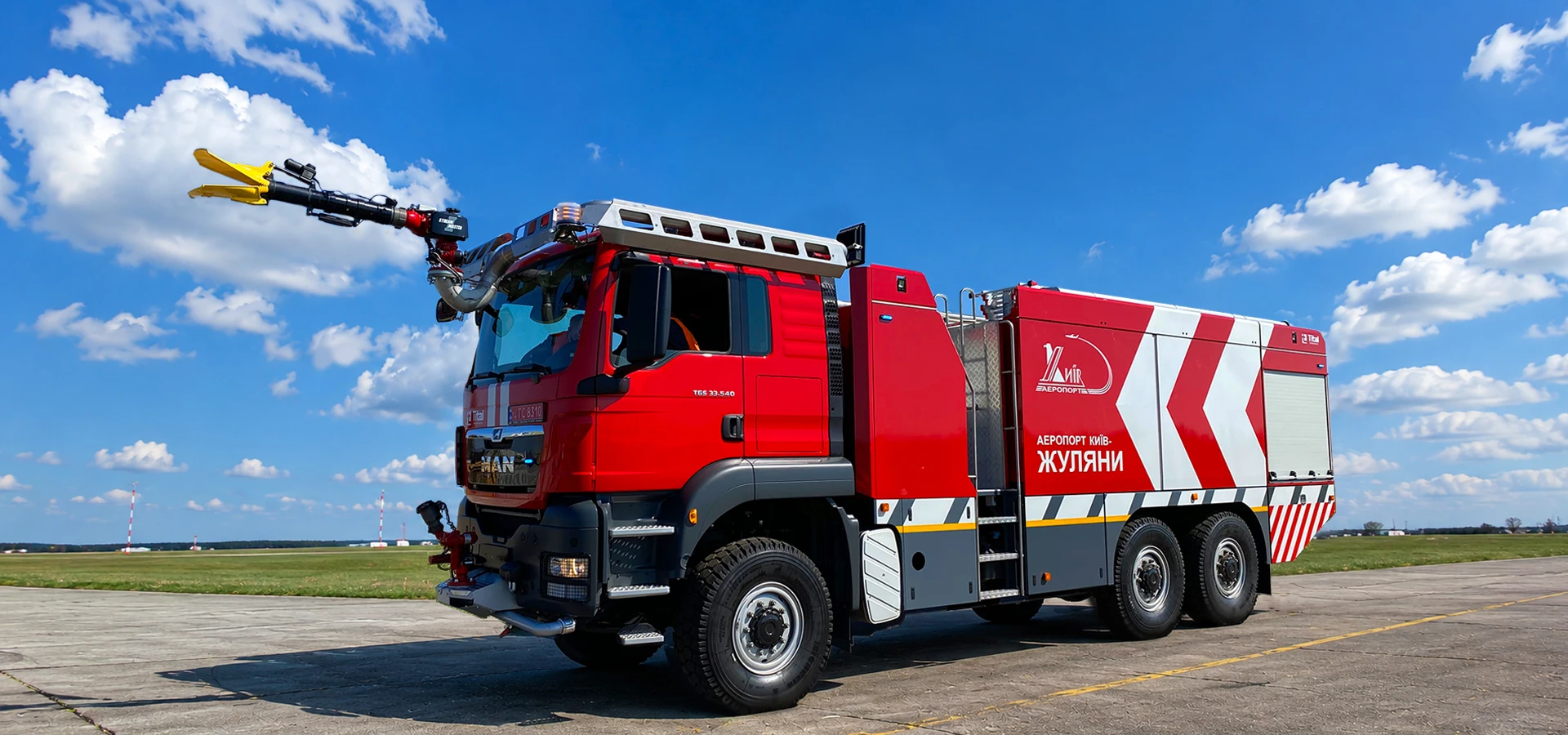 Tital ARFF vehicle for airport rescue, firefighting and emergency services